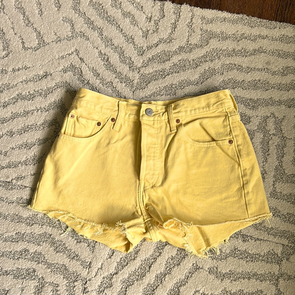 Yellow Levi’s 501 button fly cut/offs-size 27